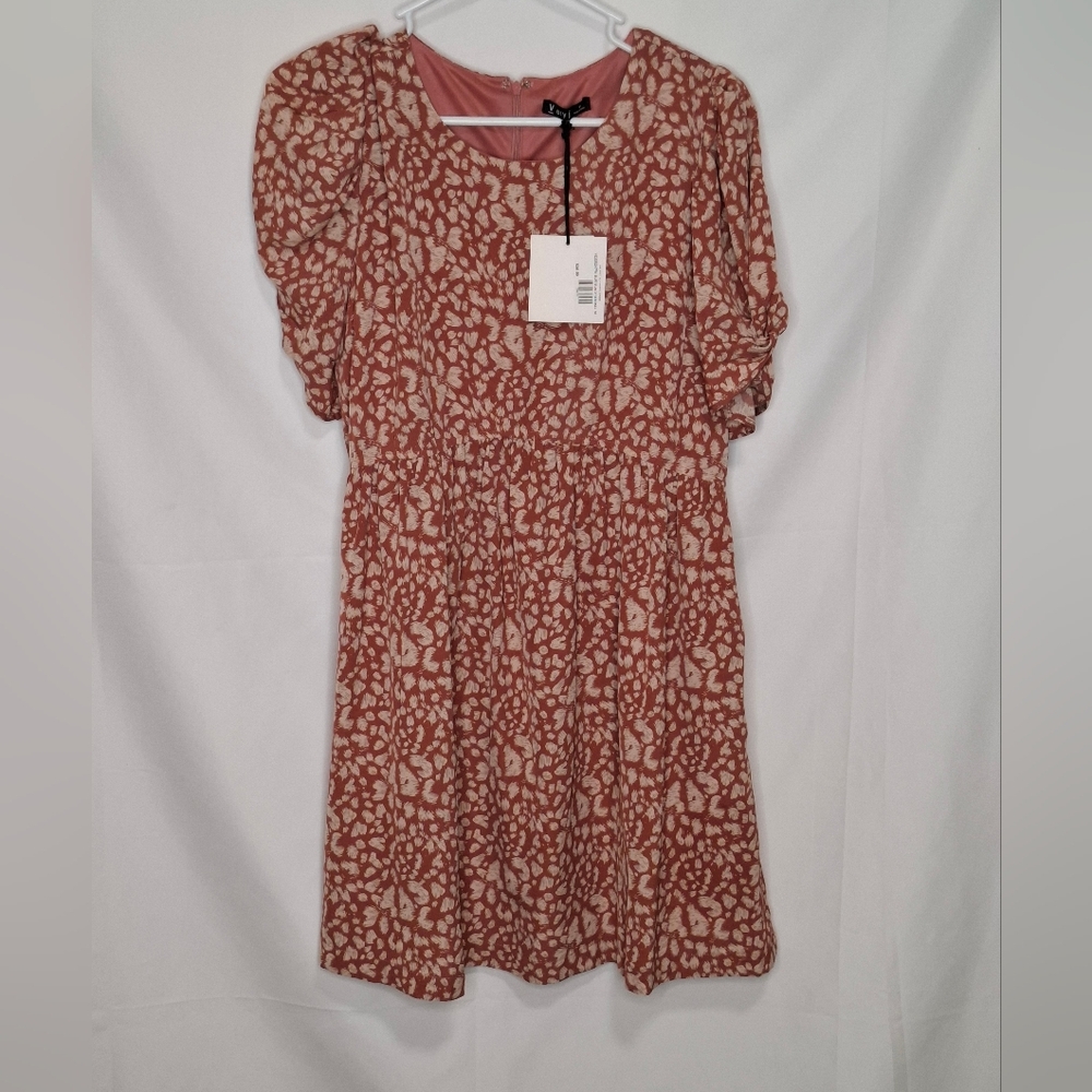 VERY J Animal Printed Short Sleeve Mini Dress NWT Size Medium